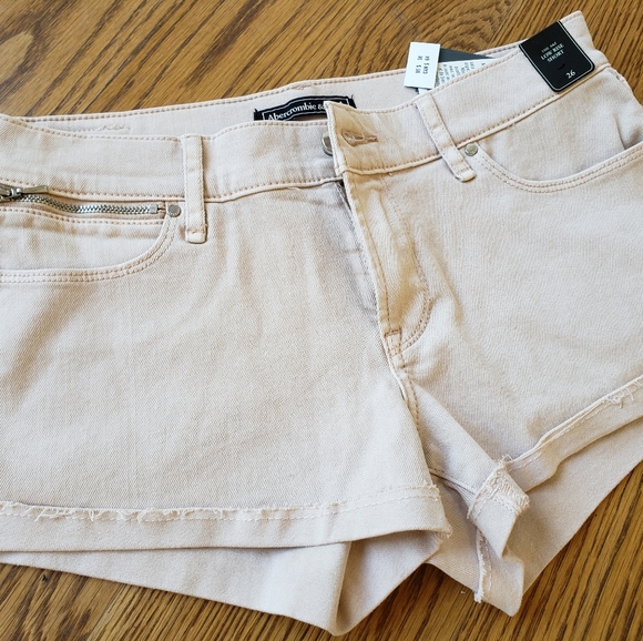 Abercrombie and Fitch Pink Low Rise Shorts - Picture 3 of 5